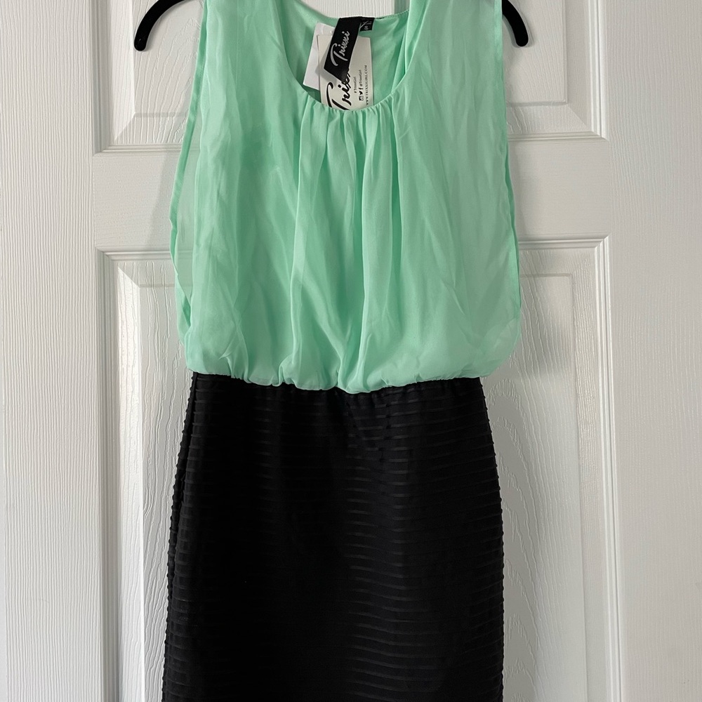 Mint and black dresss seize small